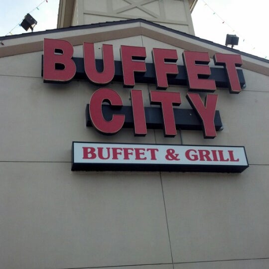 Foto scattata a Buffet City of Saint Cloud da Ivan V. il 12/30/2012