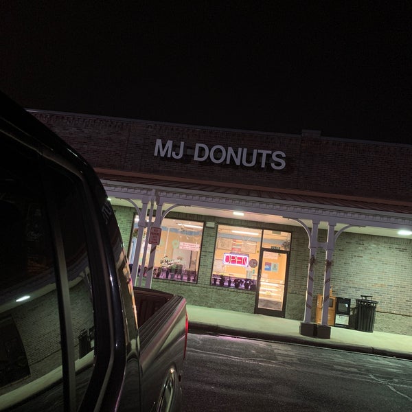 MJ's donuts Panadería en Pineville