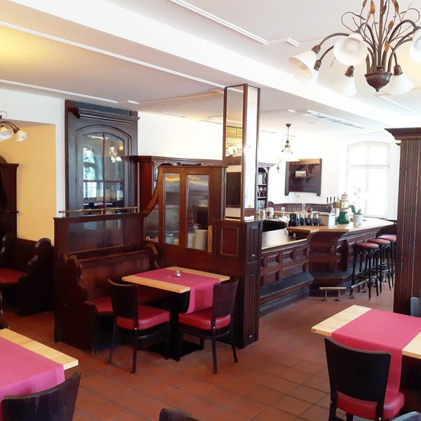 รูปภาพถ่ายที่ Hotel Restaurant Erbprinz Walldorf โดย hotel restaurant erbprinz เมื่อ 8/14/2016