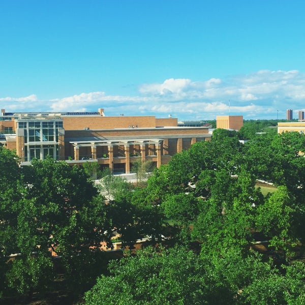 Foto diambil di University of North Texas oleh Khanh L. pada 4/19/2016