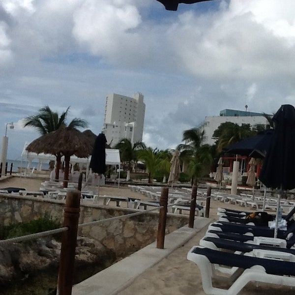 Foto diambil di Coral Princess Hotel &amp; Dive Resort oleh I.Celeste Z. pada 5/31/2013