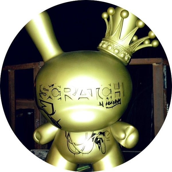 4/19/2013 tarihinde Mike S.ziyaretçi tarafından Scratch DJ Academy LA'de çekilen fotoğraf