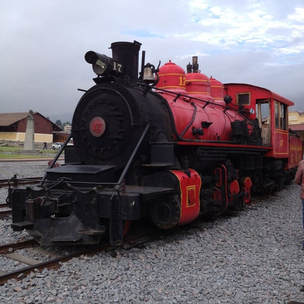 รูปภาพถ่ายที่ Estación de Tren Chimbacalle โดย Gaby A. เมื่อ 2/22/2013