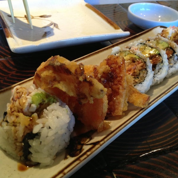 Photo prise au Yen Sushi &amp; Sake Bar (Century City) par Sheila D. le7/29/2013