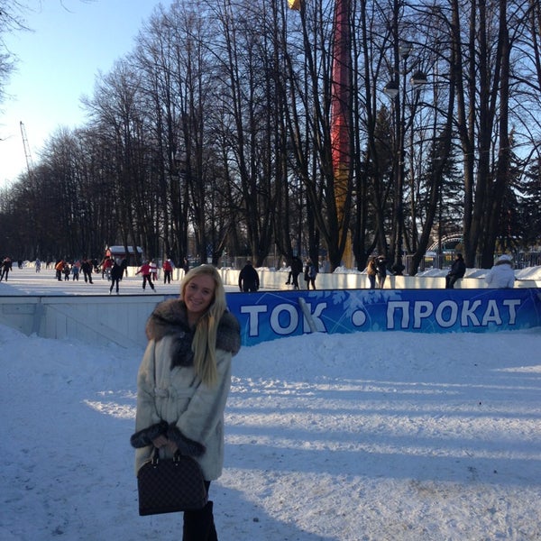 Каток на крестовском острове