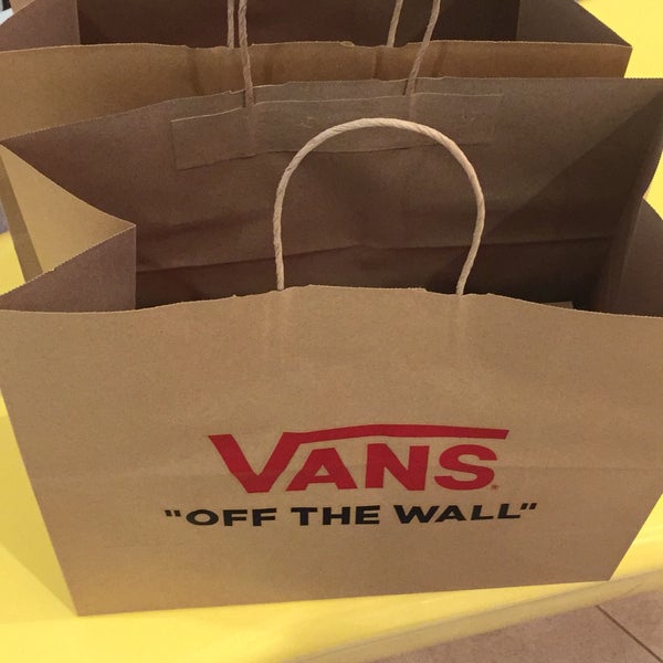 vans klcc