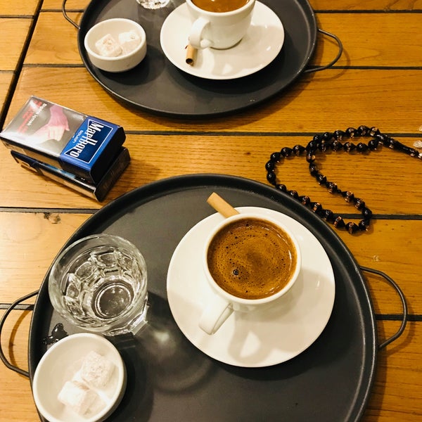 Foto scattata a Cafe Caffein da Gazi il 1/13/2018