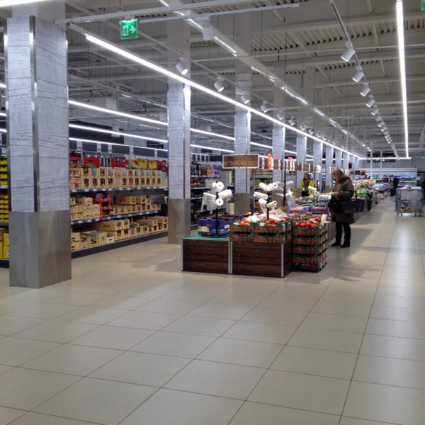 Lidl 2.0!! Feels like big City shopping in here. All new and spacious with sushi take-away!