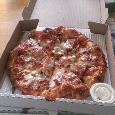 9/14/2013にNick B.がAngelina&#39;s Pizzaで撮った写真