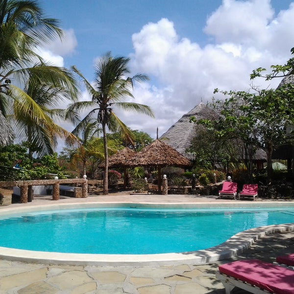 Foto diambil di Flamingo Villas Resort oleh Flamingo Villas Resort pada 10/19/2015