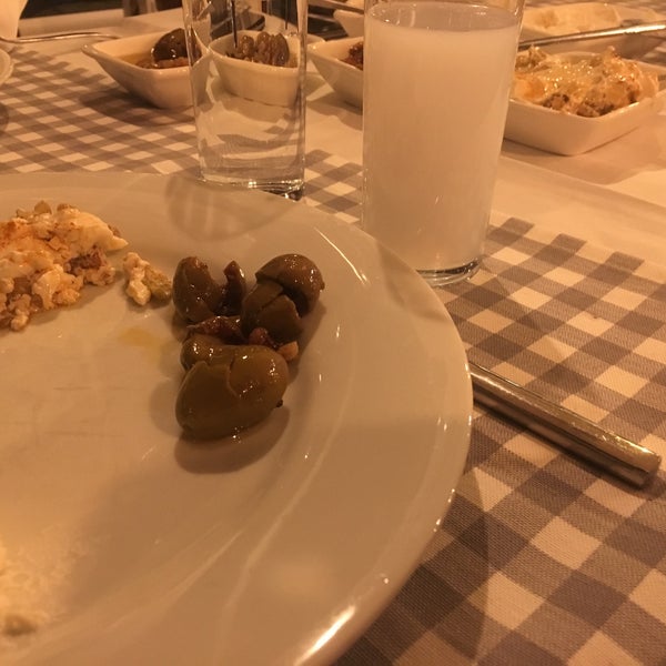 Das Foto wurde bei Eat&#39;n Joy Mangal von Metecan SEKİN am 5/1/2019 aufgenommen