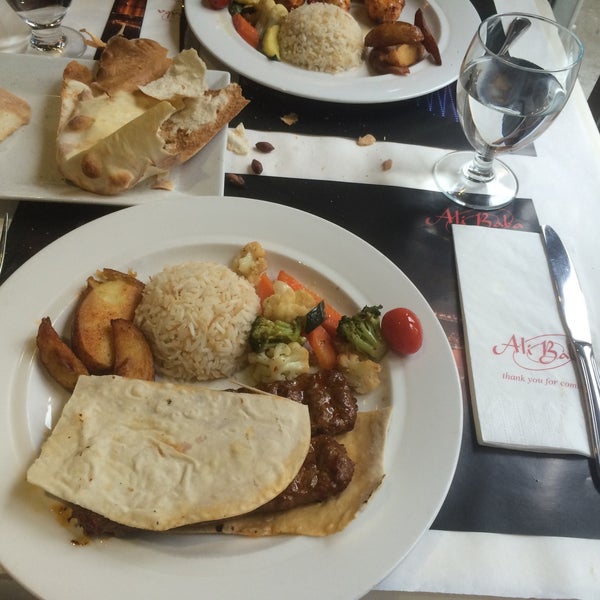 Foto scattata a Ali Baba Turkish Cuisine da Metecan SEKİN il 7/30/2016