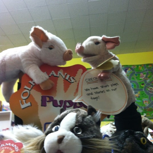 Photo taken at Curious Kidstuff by Mallory M. on 10/13/2012