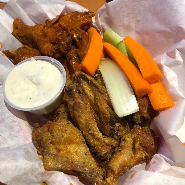 Hot Wings Cafe Old Pasadena 22 tips from 774 visitors