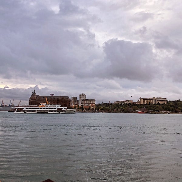 Das Foto wurde bei Kadıköy Küste von Gökhan A. am 5/7/2024 aufgenommen