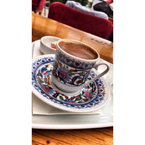 Photo taken at Robert&#39;s Coffee by Başak T. on 5/26/2017