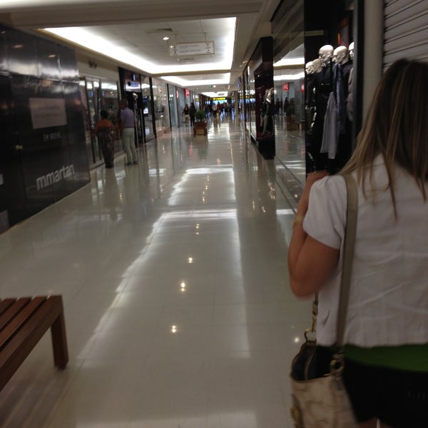 Das Foto wurde bei Shopping Iguatemi von Rogerio C. am 4/28/2013 aufgenommen