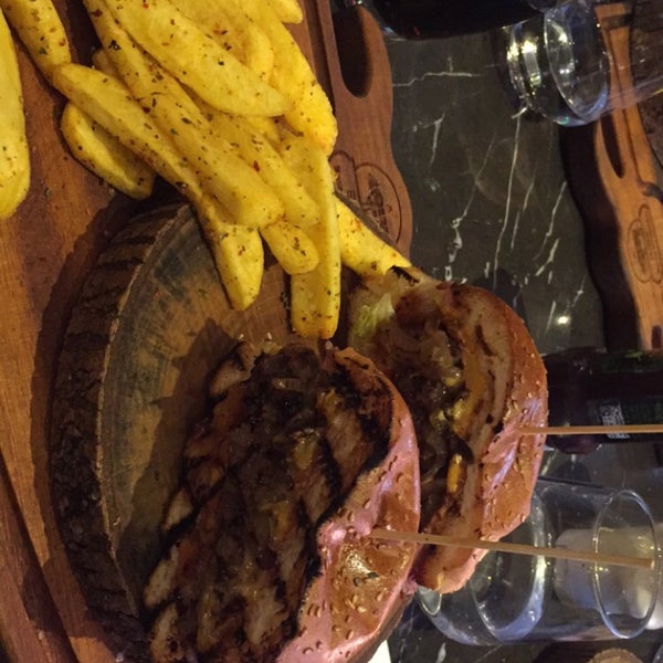 Foto scattata a Boğa Kasap Steakhouse da Mehmet U. il 10/31/2015