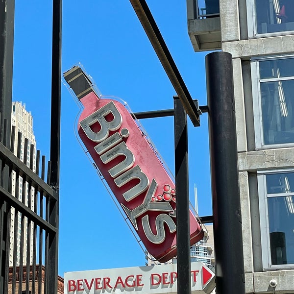 Binny's Beverage Depot Liquor Store in Chicago