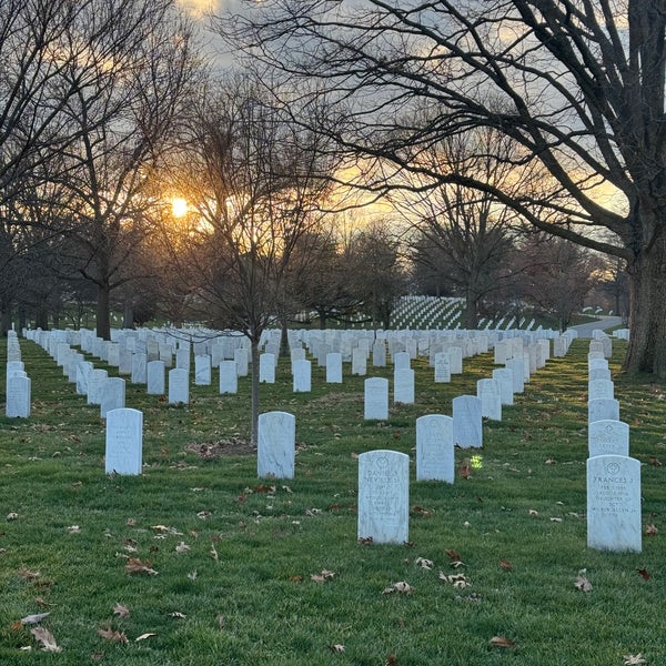 Foto tirada no(a) Arlington National Cemetery por Brad A. em 2/13/2024