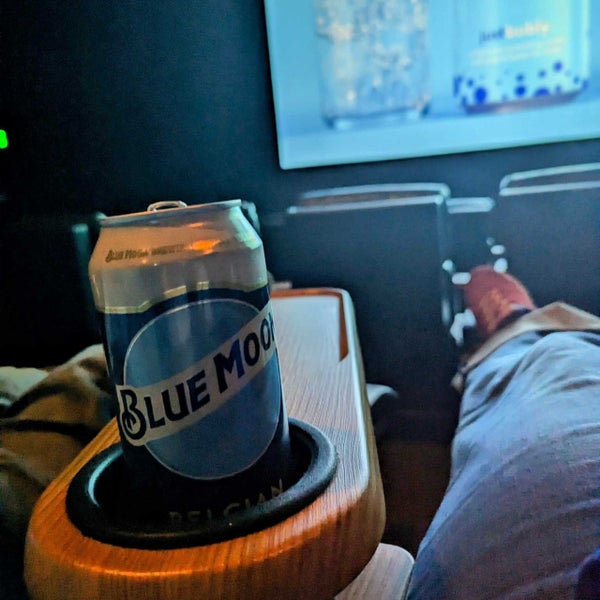 Regal Elmwood Center Kino in North Delaware