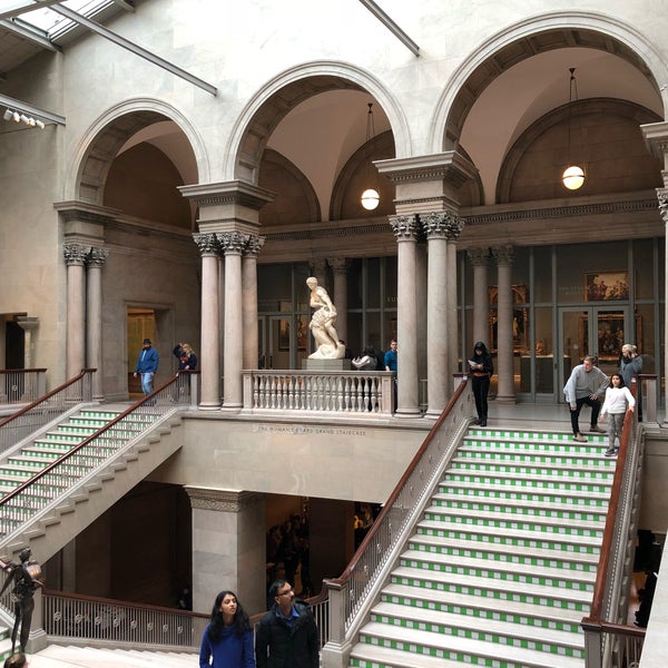 Foto diambil di The Art Institute of Chicago oleh Due33 P. pada 4/14/2018