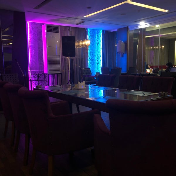 Foto scattata a Avenue Restaurant &amp; Lounge da Moni A. il 4/11/2019