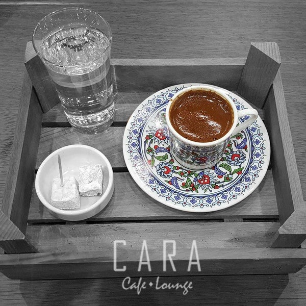 Das Foto wurde bei Cara Cafe&amp;Lounge von Cara Cafe&amp;Lounge am 10/22/2015 aufgenommen