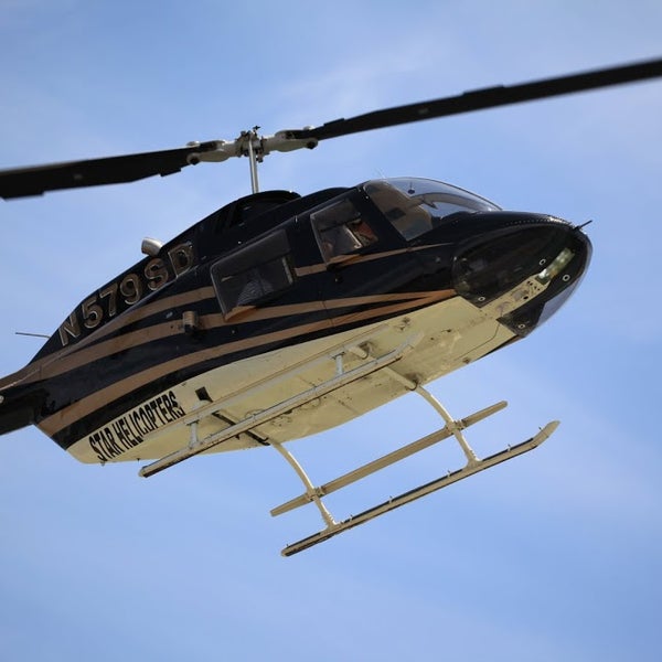 10/26/2015 tarihinde Star Helicoptersziyaretçi tarafından Star Helicopters'de çekilen fotoğraf