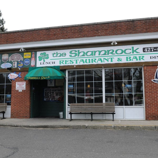 10/22/2015 tarihinde The Shamrock Restaurant &amp; Barziyaretçi tarafından The Shamrock Restaurant &amp; Bar'de çekilen fotoğraf