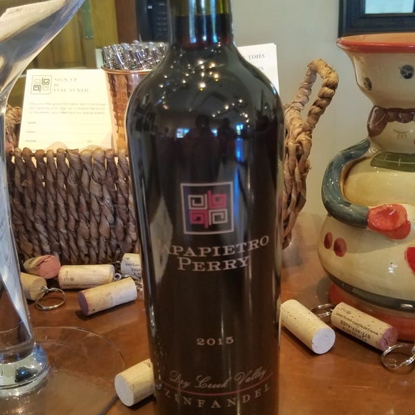 Снимок сделан в Papapietro Perry Winery пользователем Sherry B. 6/23/2018