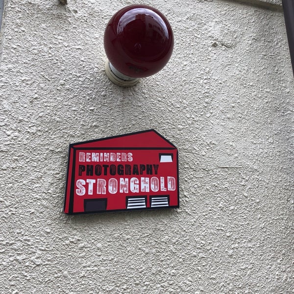 Foto scattata a Reminders Photography Stronghold da ちゃんまる il 5/6/2019