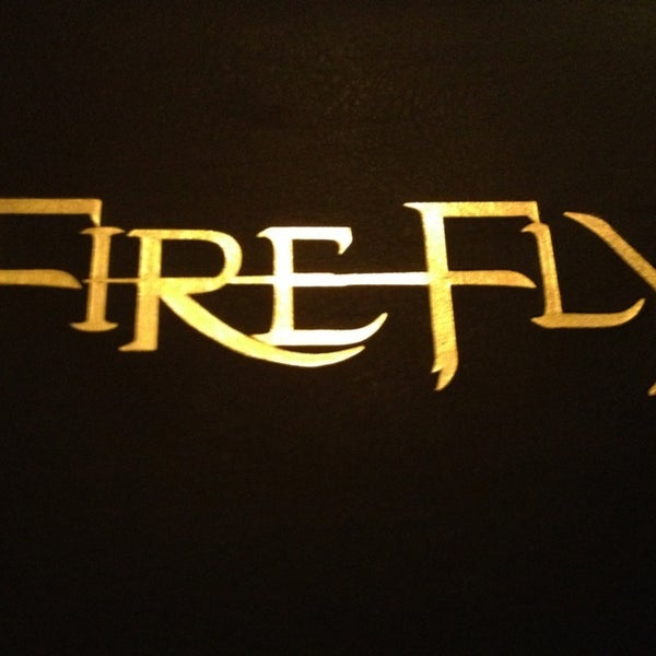 Foto tirada no(a) Firefly Restaurant &amp; Lounge por Brett C. em 3/10/2013