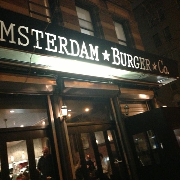 รูปภาพถ่ายที่ Amsterdam Burger Company โดย Dani K. เมื่อ 2/17/2013