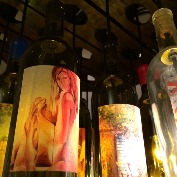 รูปภาพถ่ายที่ Artiste Winery &amp; Tasting Studio in Los Olivos โดย Danielle เมื่อ 7/27/2014