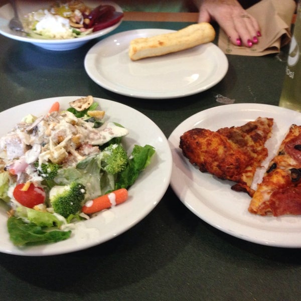 Round Table Pizza Italian Restaurant