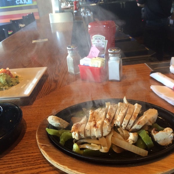 Photo taken at Chili&#39;s Grill &amp; Bar by Darion B. on 1/9/2014