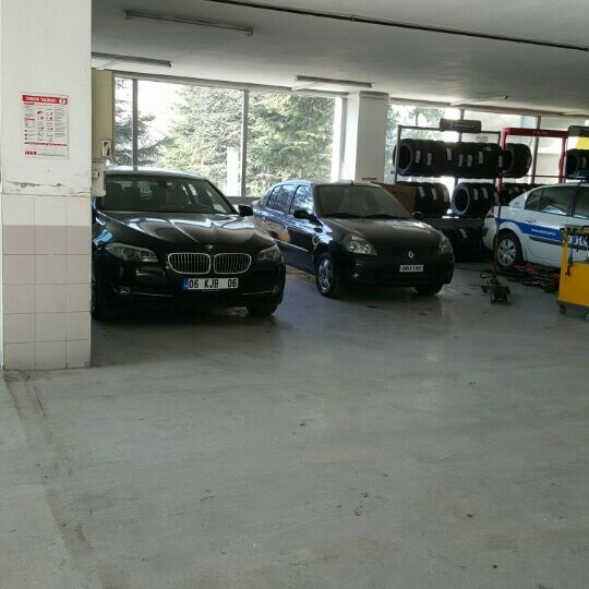 Снимок сделан в Caş Renault Yetkili Servisi пользователем Mert Ç. 11/4/2015