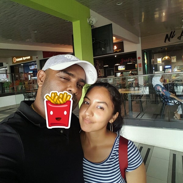 Plaisance Shopping Village, Grand Port (+230 628 0180)