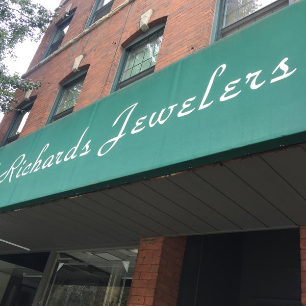 Photos At Richards F G Jewelers 6 Visitors