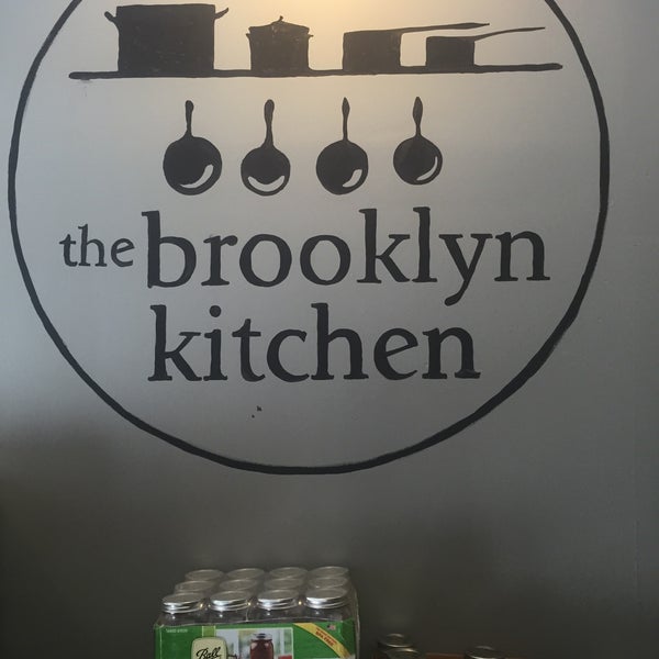 รูปภาพถ่ายที่ The Brooklyn Kitchen โดย Ivana K. เมื่อ 8/23/2016