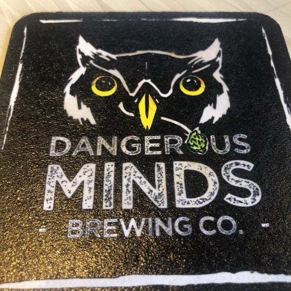 Das Foto wurde bei Dangerous Minds Brewing Company von Ry V. am 7/7/2020 aufgenommen