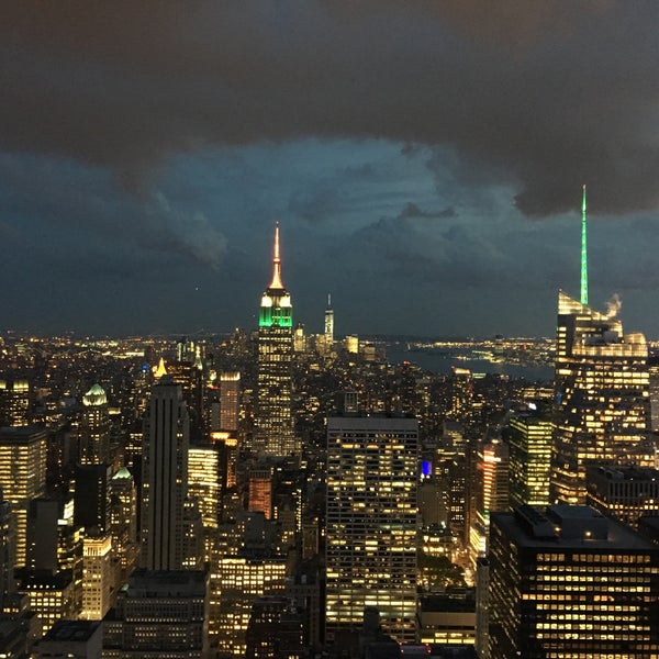 Das Foto wurde bei Top of the Rock Observation Deck von Manuel M. am 8/16/2016 aufgenommen