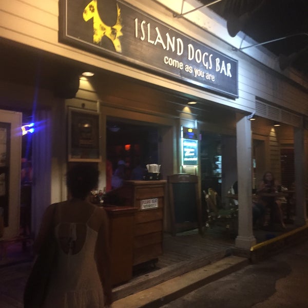9/5/2016에 Richard O.님이 Island Dogs Bar에서 찍은 사진
