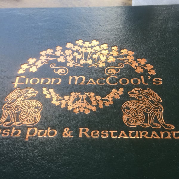 Снимок сделан в Fionn MacCool&#39;s Irish Pub &amp; Restaurant пользователем Richard O. 8/20/2016