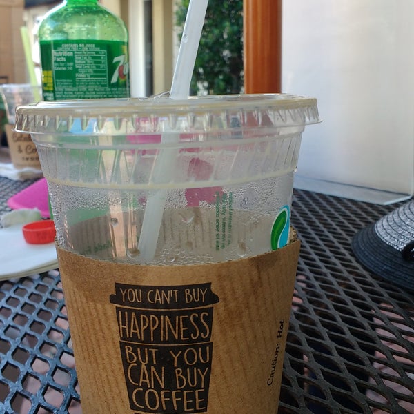 Foto diambil di Catalina Coffee &amp; Cookie Co. oleh Maral P. pada 8/28/2017