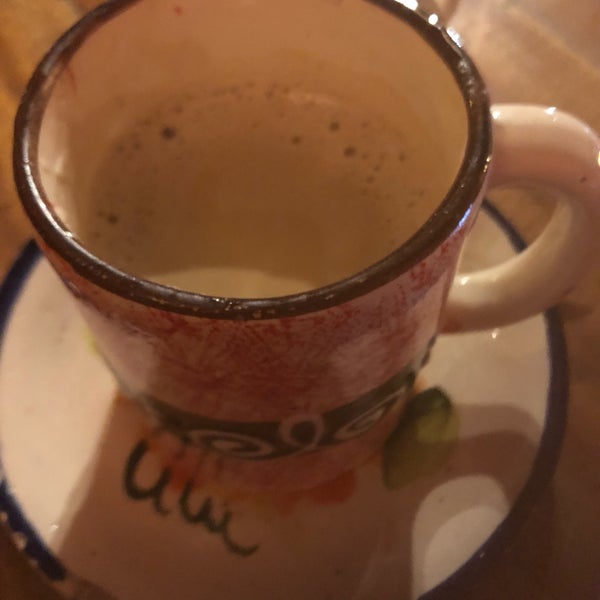 El café con crema espumoso , es recomendable , súper rico , si visitas Cuetzalan visita esta cafetería tienen variedad , es rico y sobre todo buen trato y buenos precios !