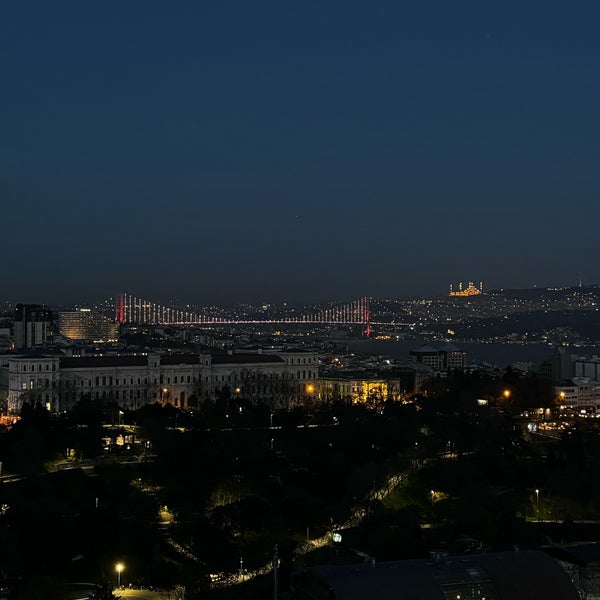 Foto tirada no(a) Hilton Istanbul Bosphorus por s.h.r em 4/5/2024