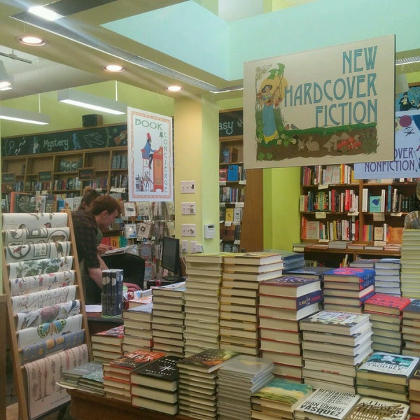 10/26/2016 tarihinde Joanna F.ziyaretçi tarafından The Booksmith'de çekilen fotoğraf