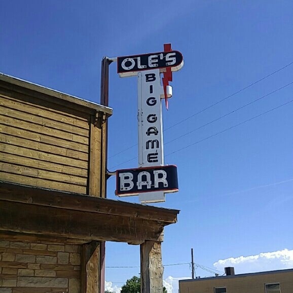 Foto tomada en Ole&#39;s Big Game Steakhouse &amp; Lounge  por Dan D. el 9/9/2015